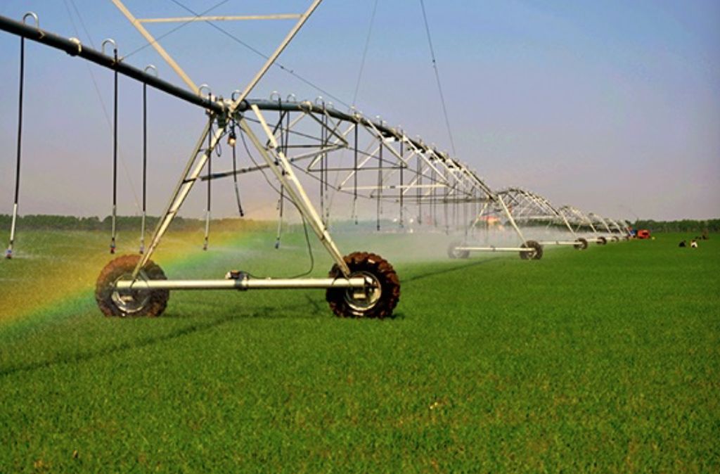 移動噴灌系統(tǒng)特點(diǎn)